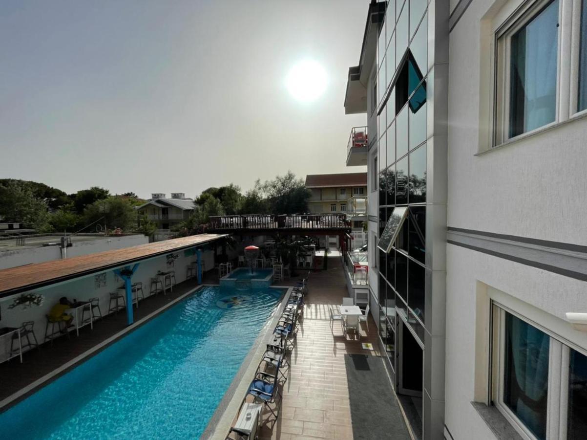 Brian Hotel Velipojë Екстериор снимка