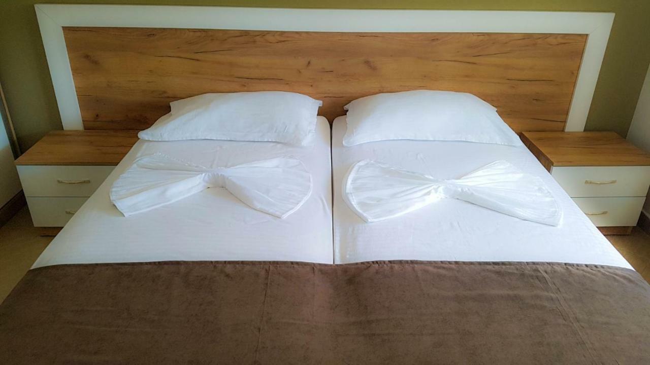 Brian Hotel Velipojë Екстериор снимка
